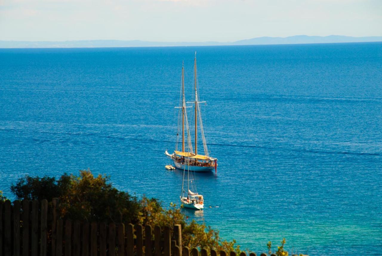 Resort Capo Bianco Porto Azzurro Exterior foto