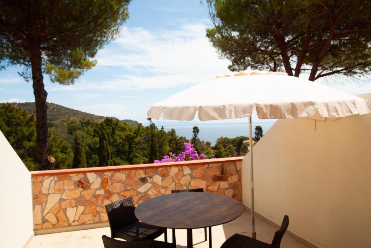 Resort Capo Bianco Porto Azzurro Exterior foto